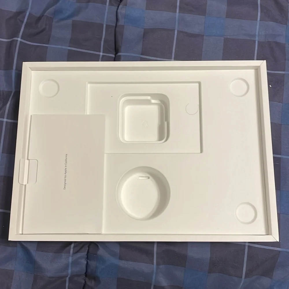 MacBook Air box